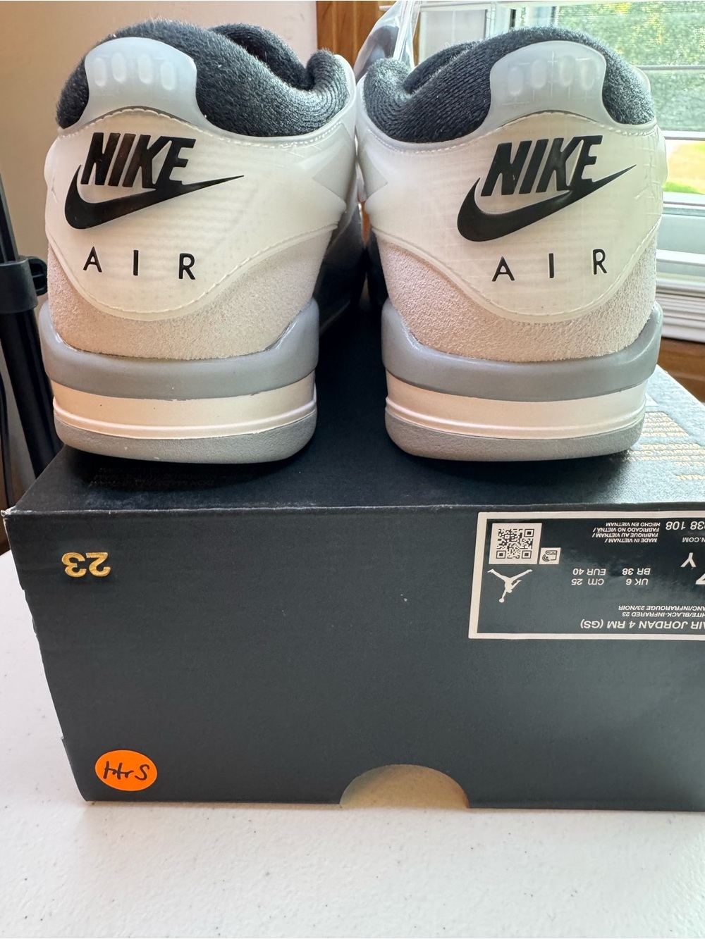Jordan 4 RM White Light Smoke Grey Black (GS) - Picture 2 of 8